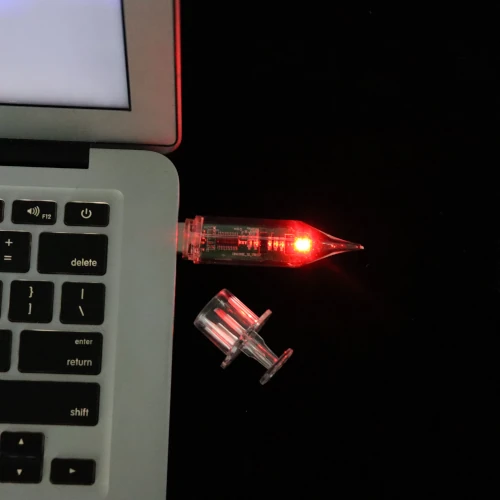 Clé USB forme seringue médicale transparente 16 Go